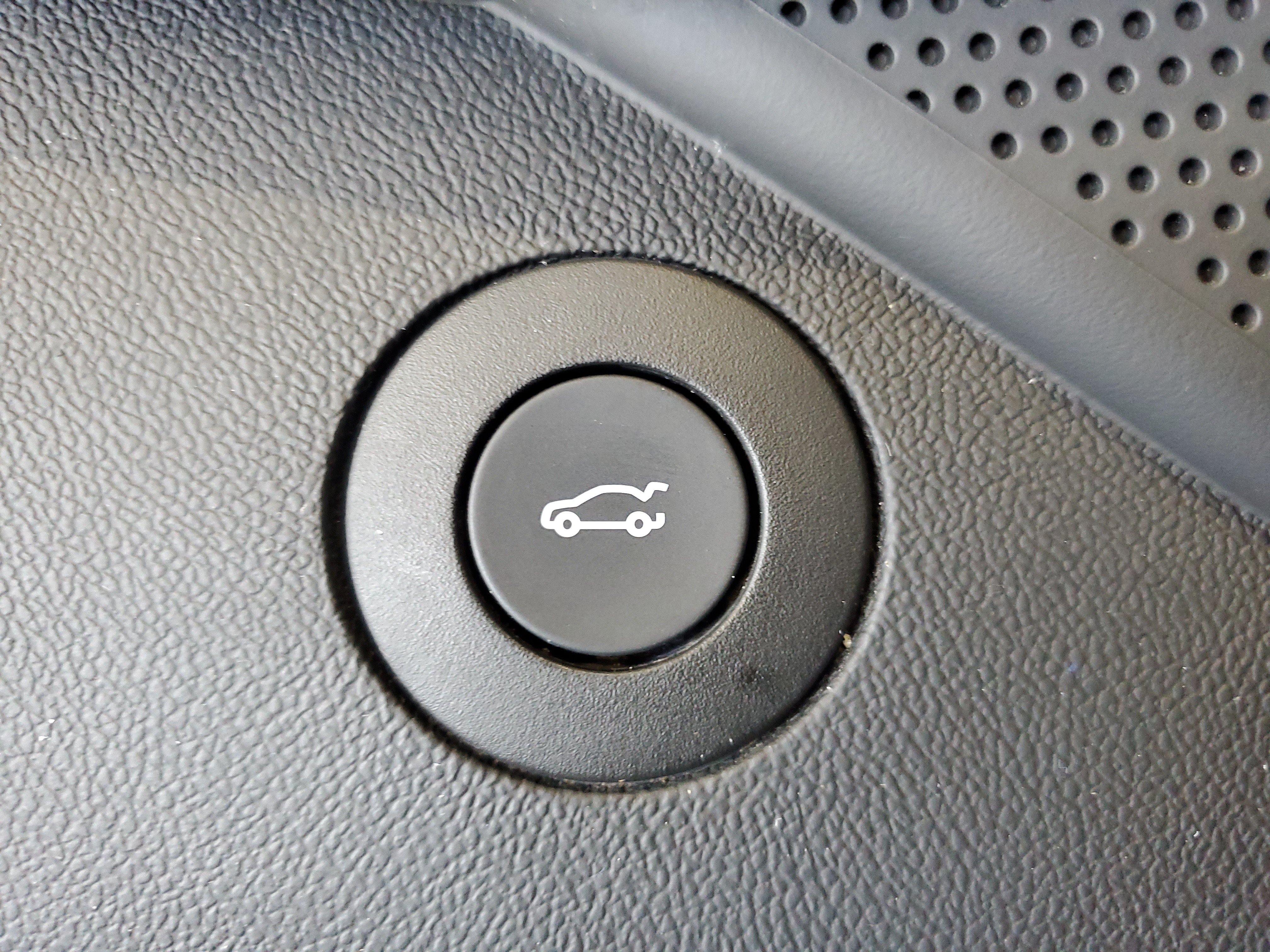 Used 2022 Chevrolet Camaro LS RWD image 3
