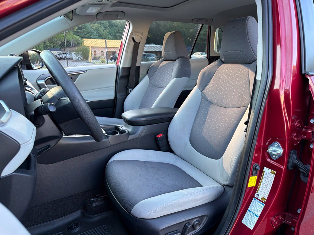 Used 2019 Toyota RAV4 XLE w/ Convenience Package AWD/4WD image 18