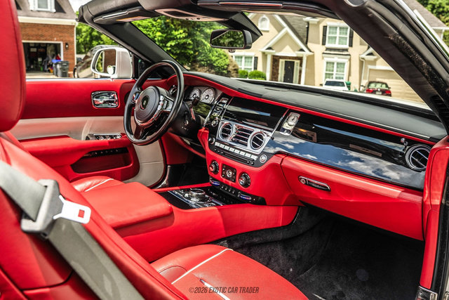 Used 2016 Rolls-Royce Dawn RWD image 77