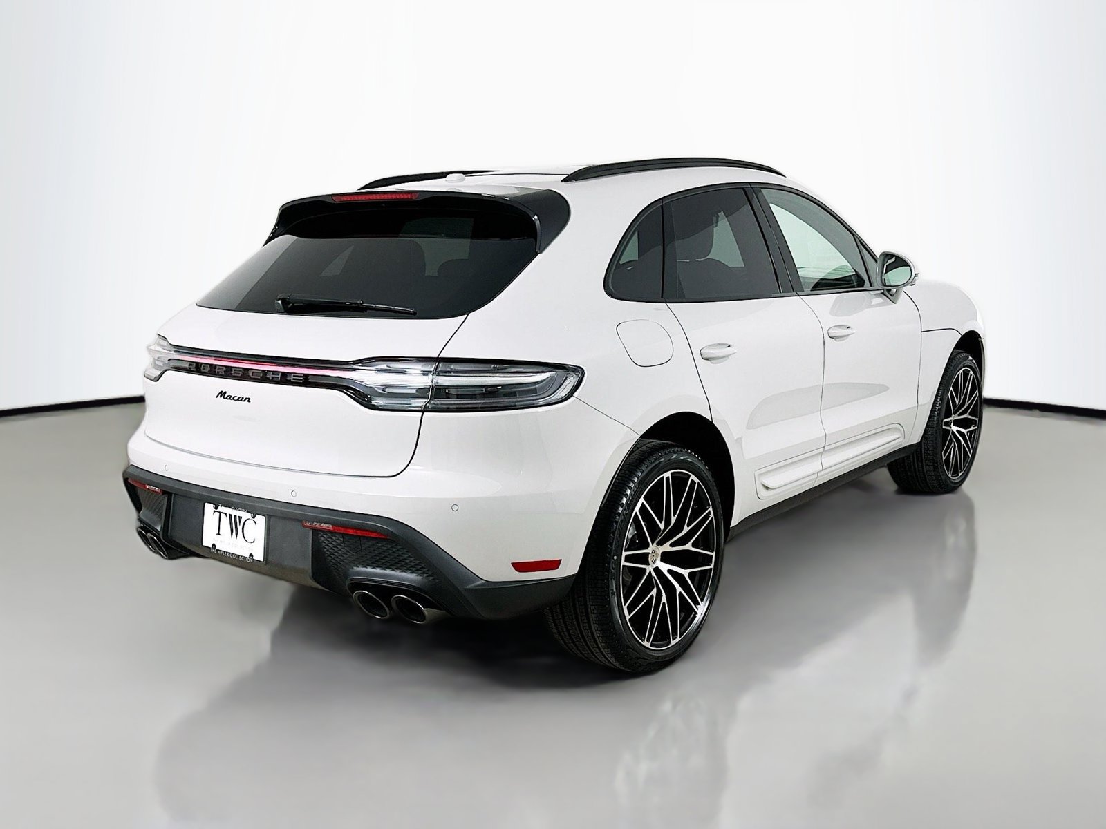 New 2026 Porsche Macan AWD/4WD image 5