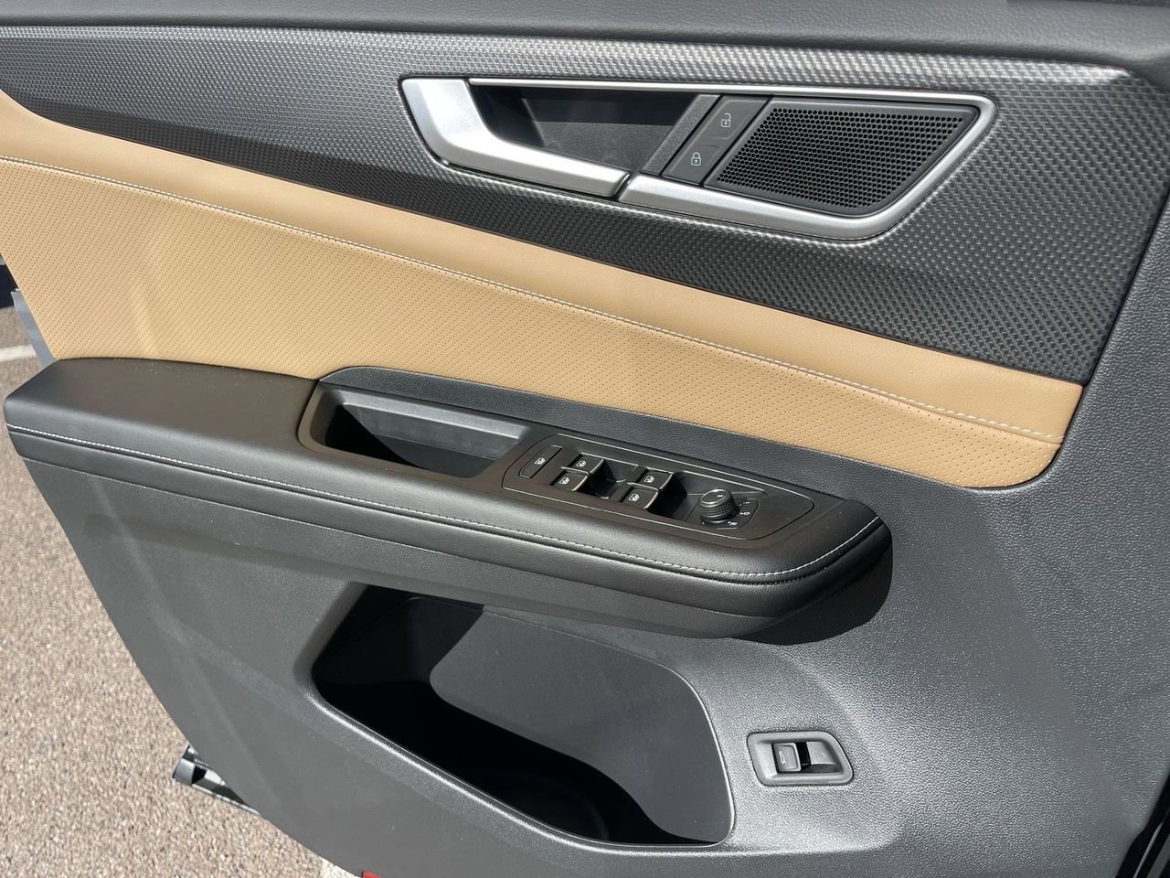 New 2026 Volkswagen Atlas Cross Sport SEL R-Line image 17