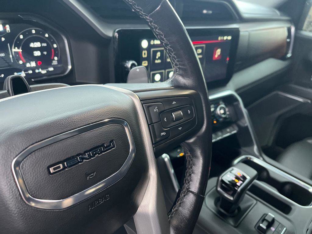 Used 2022 GMC Sierra 1500 Denali w/ Technology Package AWD/4WD image 12