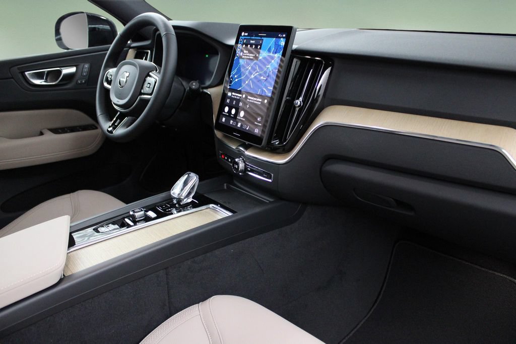 New 2026 Volvo XC60 B5 Plus w/ Protection Package Premier AWD/4WD image 22