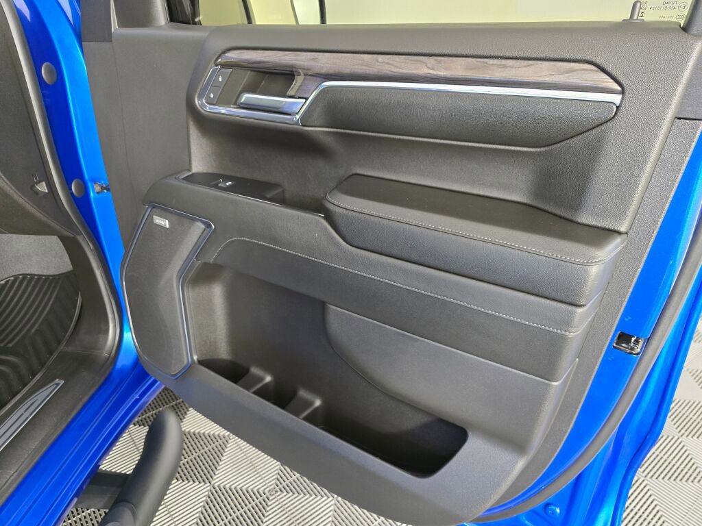 Used 2024 Chevrolet Silverado 1500 LTZ w/ Technology Package image 40