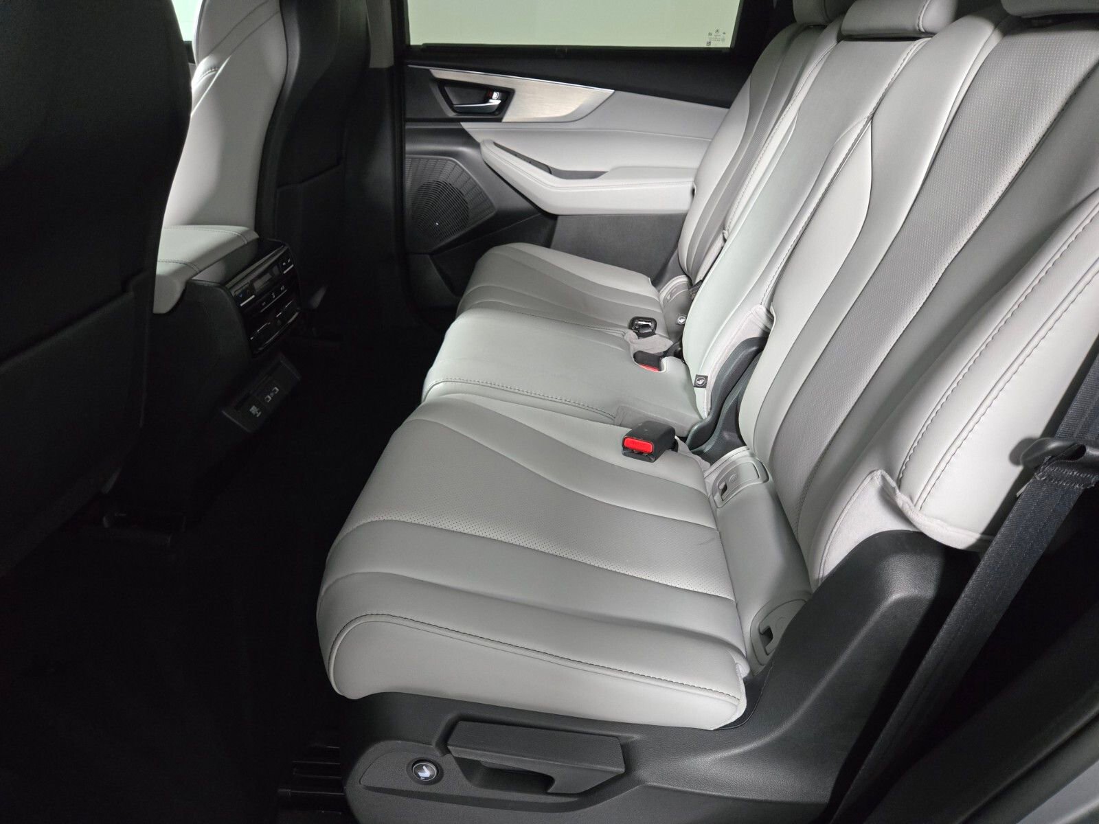 Used 2023 Acura MDX FWD w/ Technology Package image 12