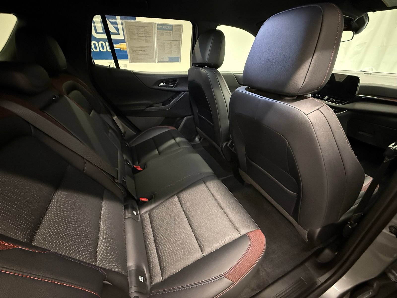Used 2025 Chevrolet Equinox RS w/ Convenience Package III AWD/4WD image 6