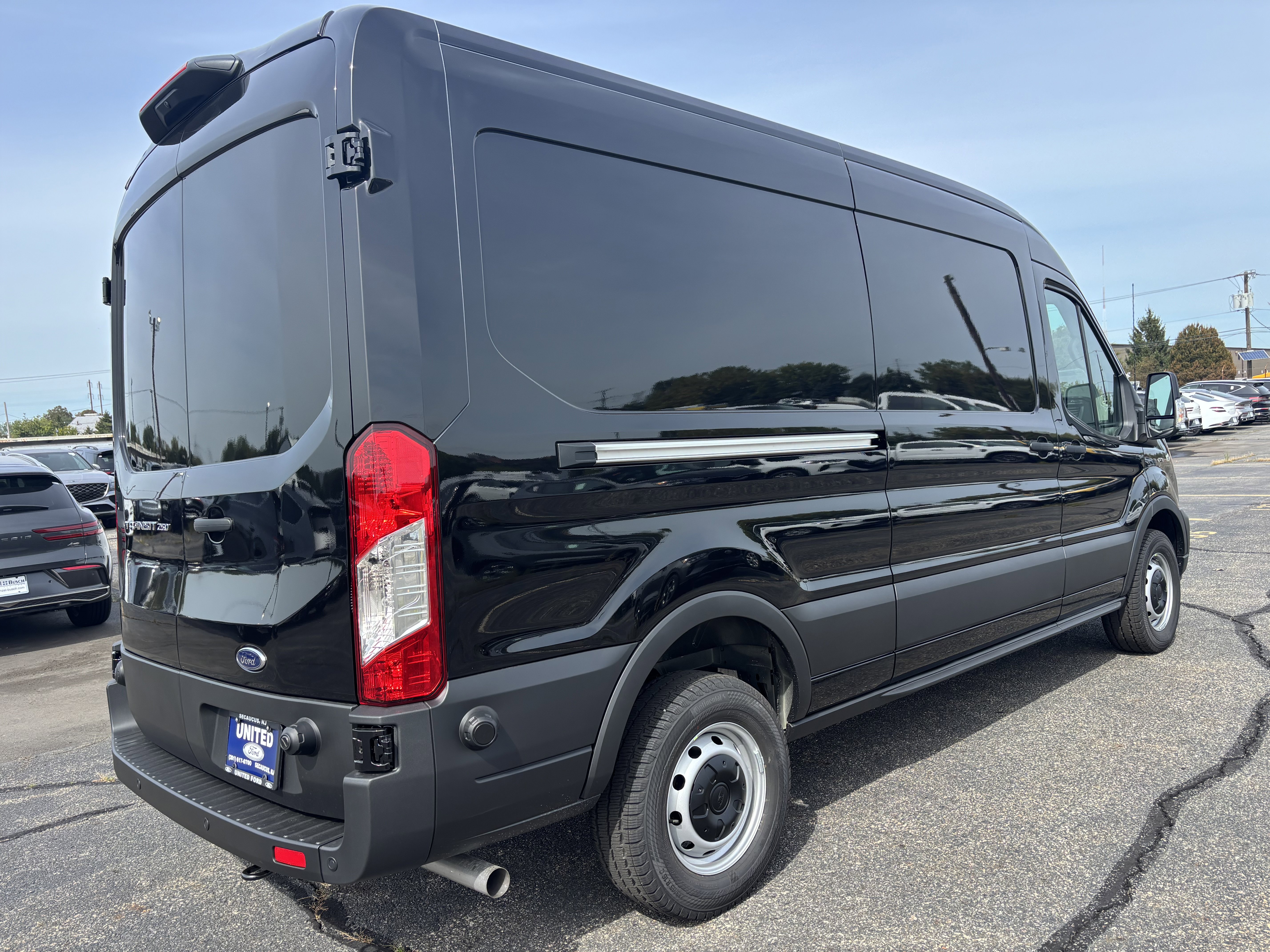 New 2025 Ford Transit 250 148 Medium Roof image 8