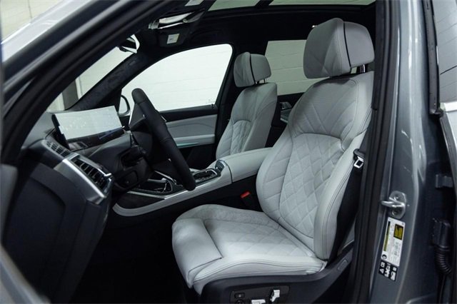 Certified 2025 BMW X7 xDrive40i image 21