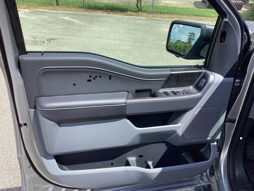 New 2025 Ford F150 Lightning Flash image 27