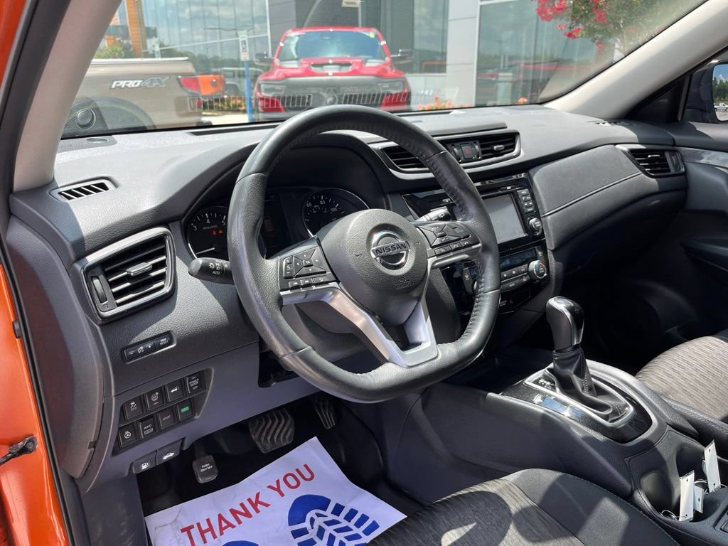 Used 2017 Nissan Rogue SV AWD/4WD image 7