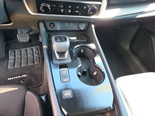 Used 2025 Nissan Rogue S FWD image 19