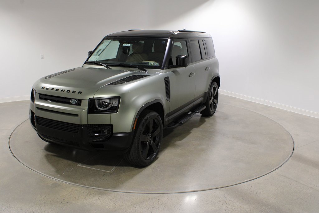 New 2025 Land Rover Defender 110 X-Dynamic SE image 1