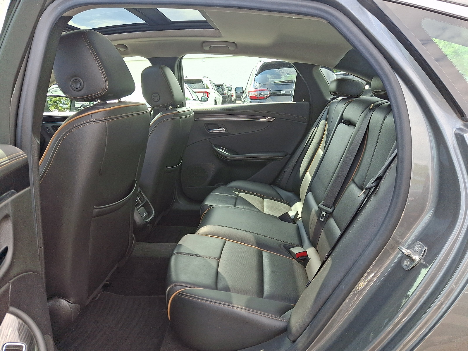 Used 2016 Chevrolet Impala LTZ w/ Enhanced Convenience Package FWD image 10
