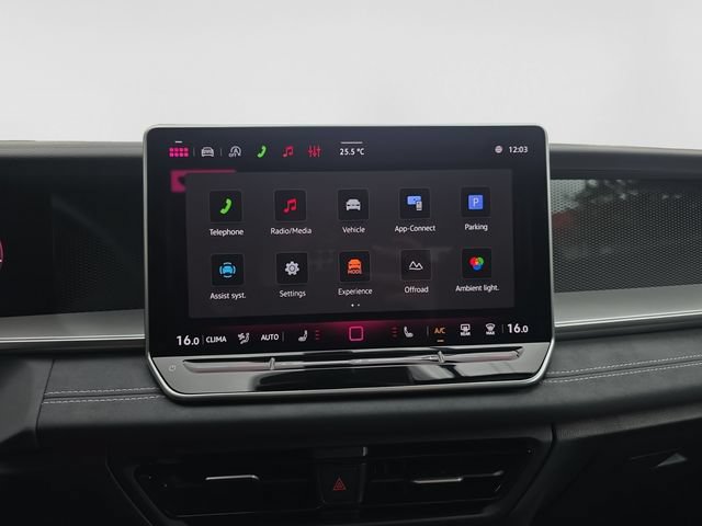 Certified 2026 Volkswagen Tiguan SE w/ Panoramic Sunroof Package AWD/4WD image 15