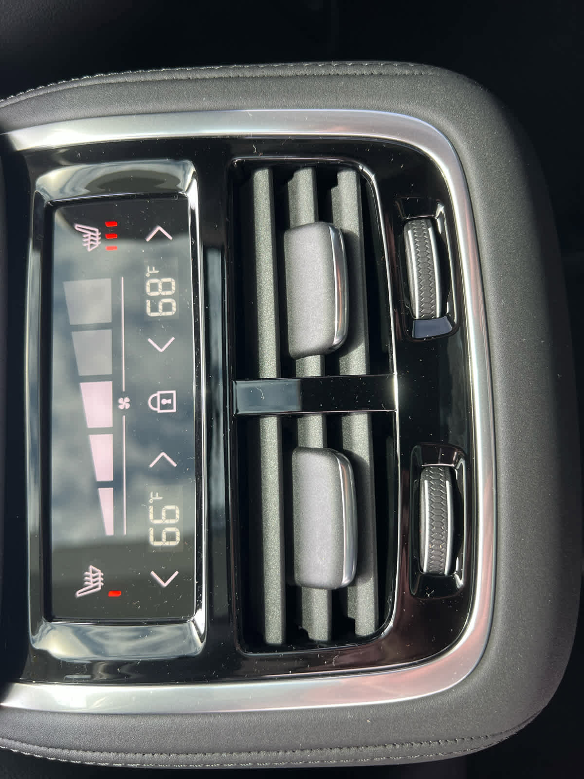 New 2026 Volvo XC90 B6 Ultra w/ Protection Package Premier image 27