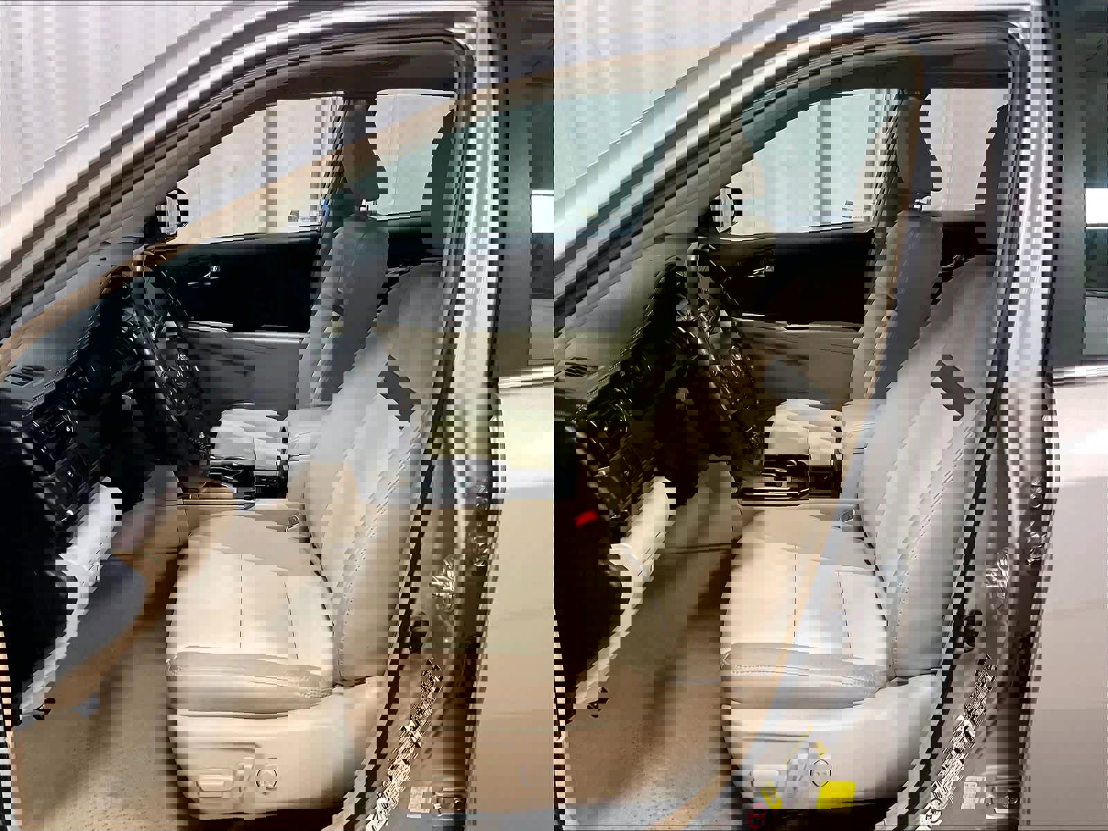 Used 2013 Toyota Camry XLE image 10