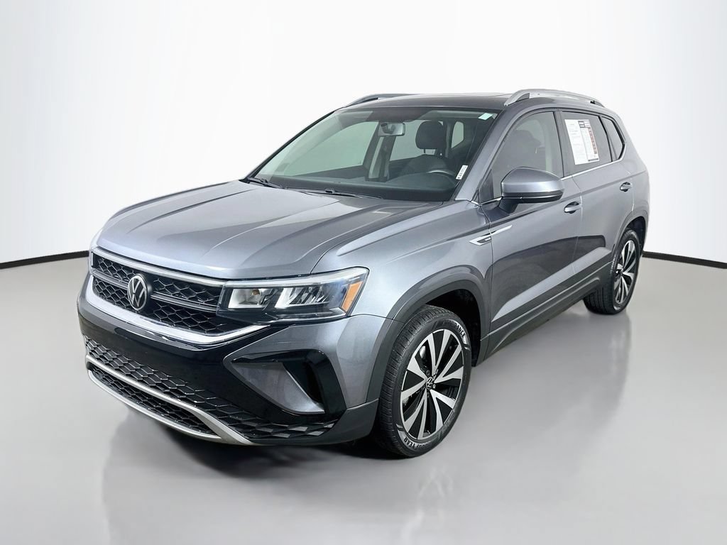 Used 2022 Volkswagen Taos SE w/ Panoramic Sunroof Package FWD video 3