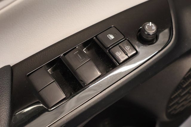 Certified 2021 Toyota Prius LE w/ Carpet Mat Package (TMS) AWD/4WD image 10