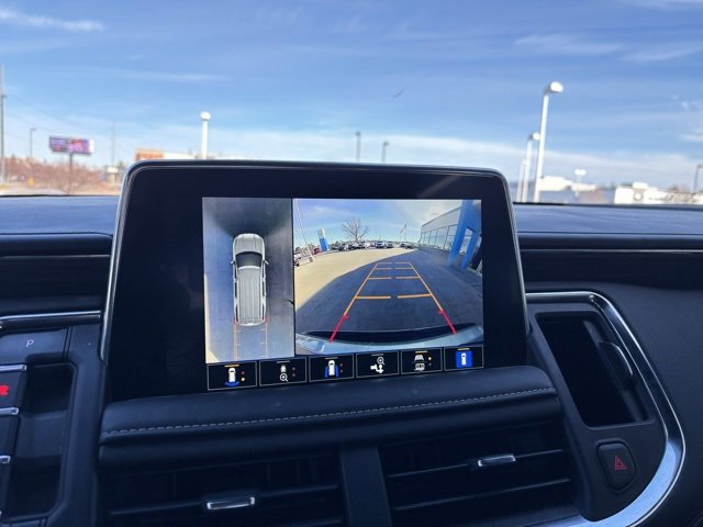 Used 2024 GMC Yukon XL SLT w/ SLT Premium Package image 19