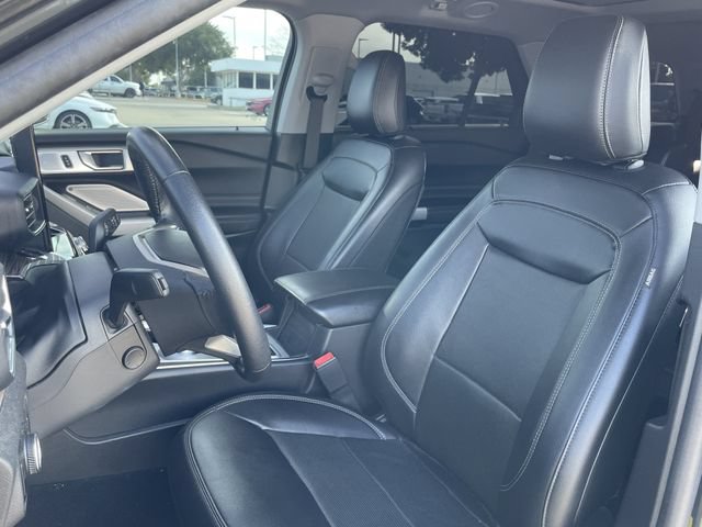 Used 2024 Ford Explorer Limited w/ Limited Technology Package RWD image 26