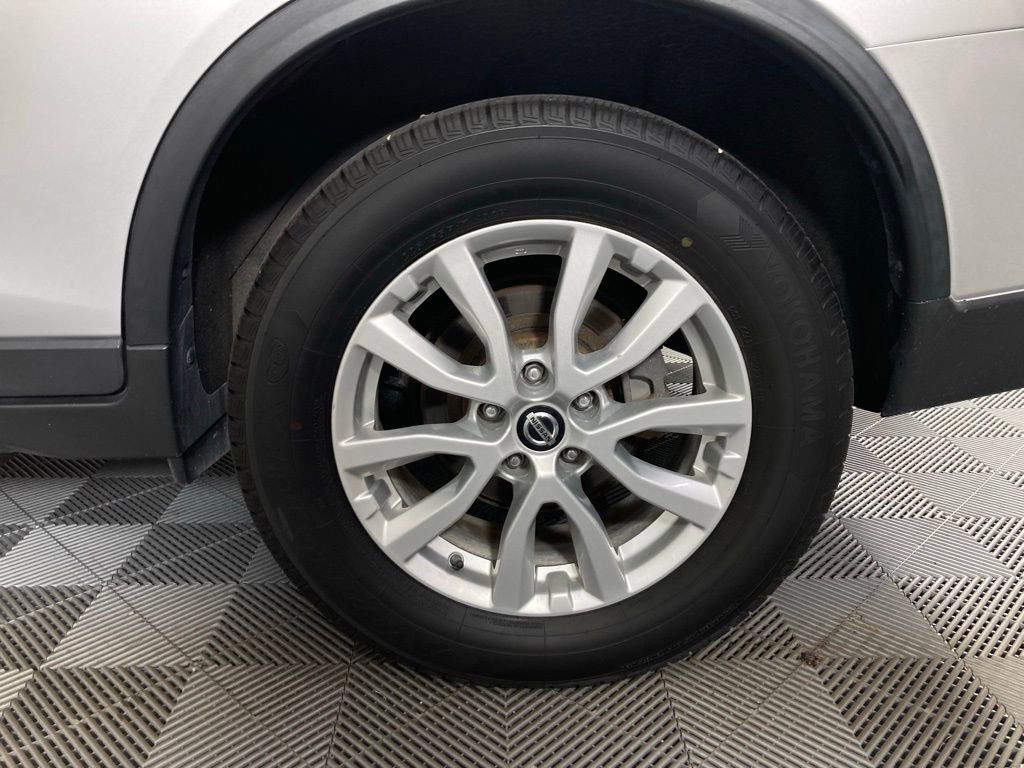 Used 2019 Nissan Rogue SV image 21