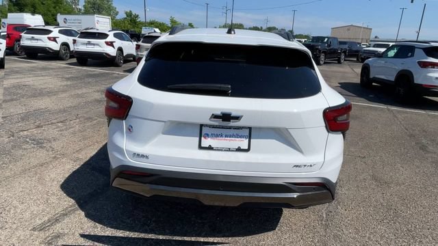 New 2026 Chevrolet Trax ACTIV w/ Sunroof Package FWD image 9