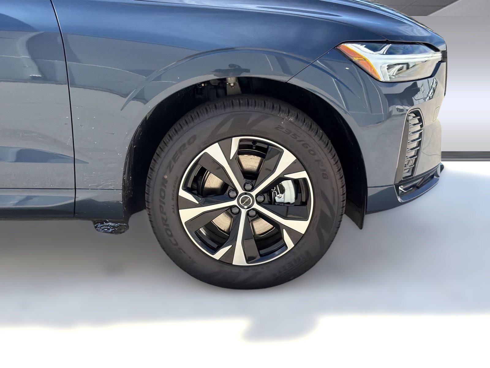 New 2026 Volvo XC60 B5 Core w/ Climate Package AWD/4WD image 12