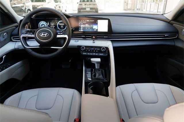 Certified 2025 Hyundai Elantra Limited image 23