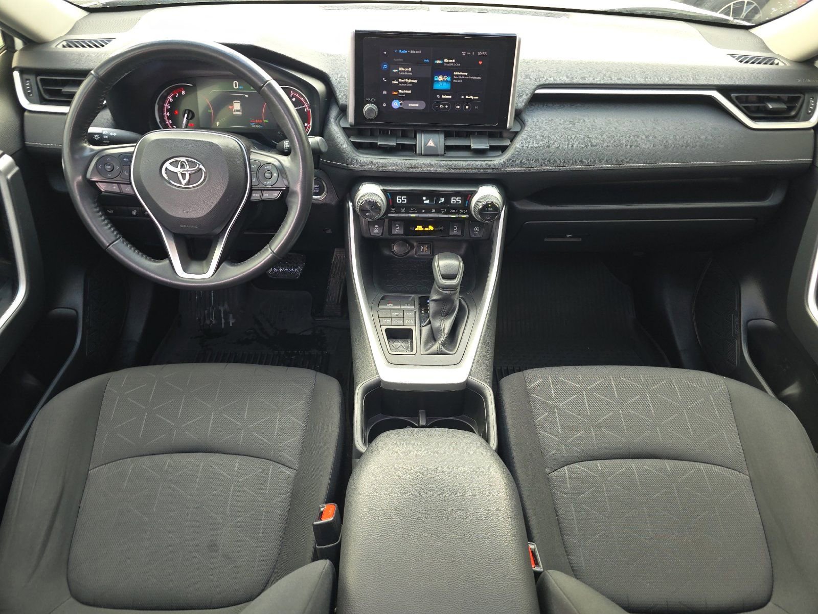Used 2023 Toyota RAV4 XLE w/ Convenience Package image 12