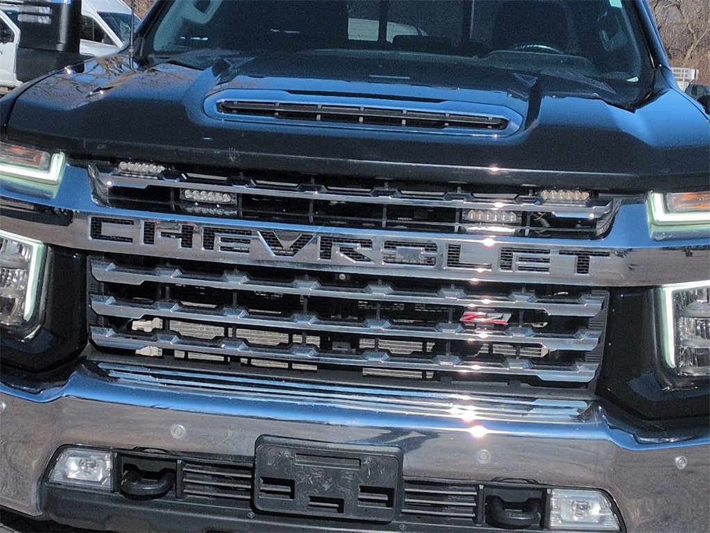 Used 2021 Chevrolet Silverado 2500 LTZ w/ LTZ Premium Package image 9