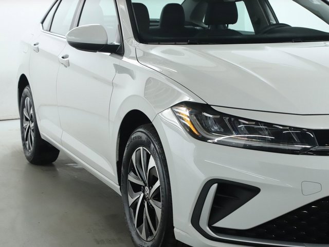 Certified 2025 Volkswagen Jetta S image 8