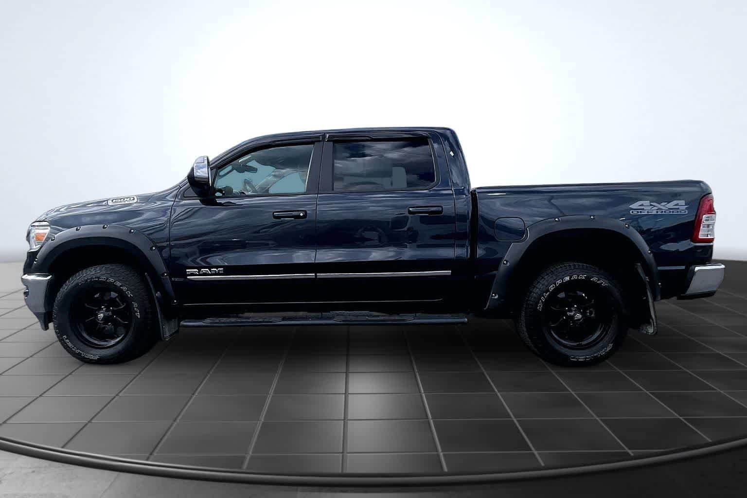 Used 2022 RAM 1500 Big Horn AWD/4WD image 3
