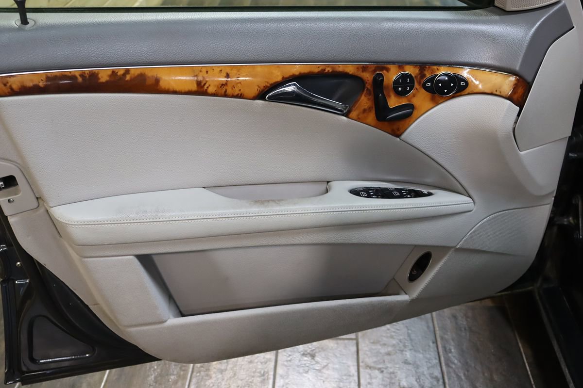 Used 2005 Mercedes-Benz E 320 CDI Sedan image 28