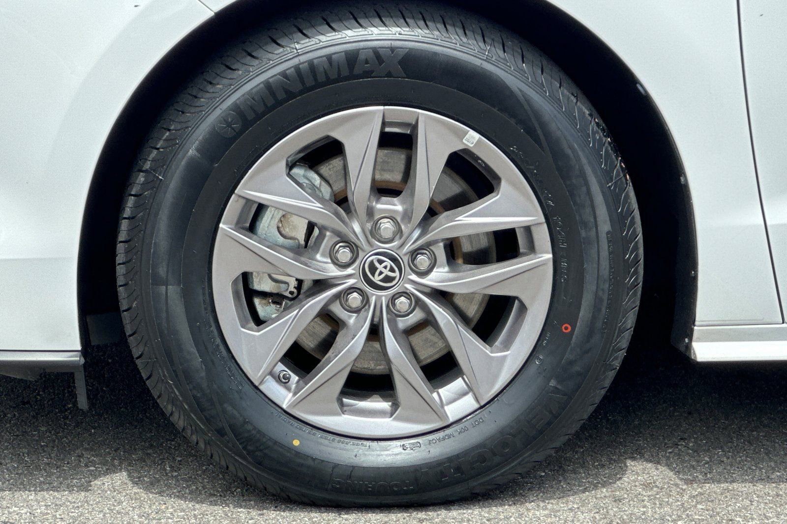 Certified 2023 Toyota Sienna LE FWD image 27