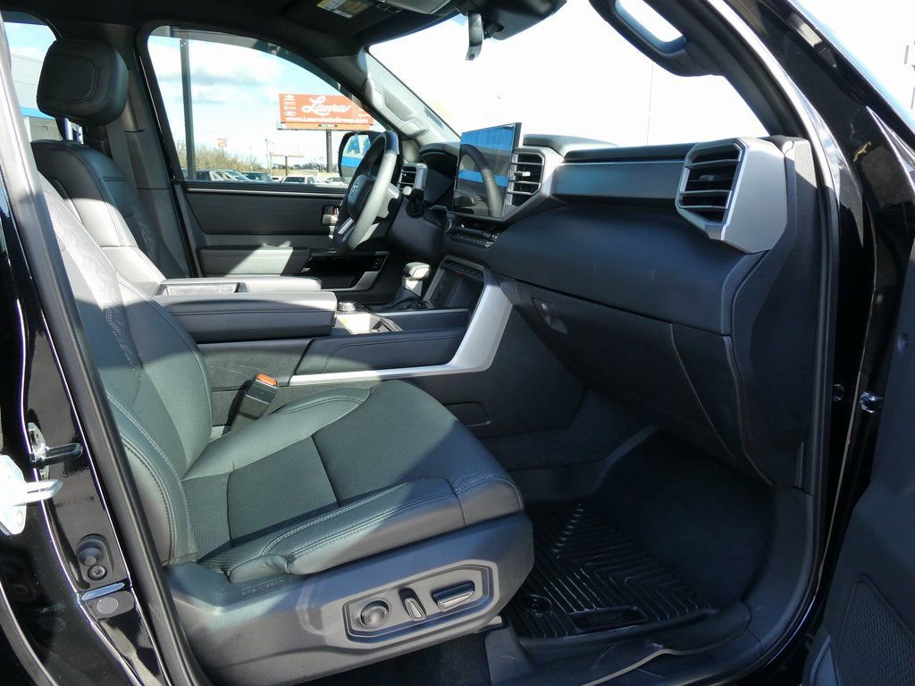 Used 2025 Toyota Tundra Limited image 17