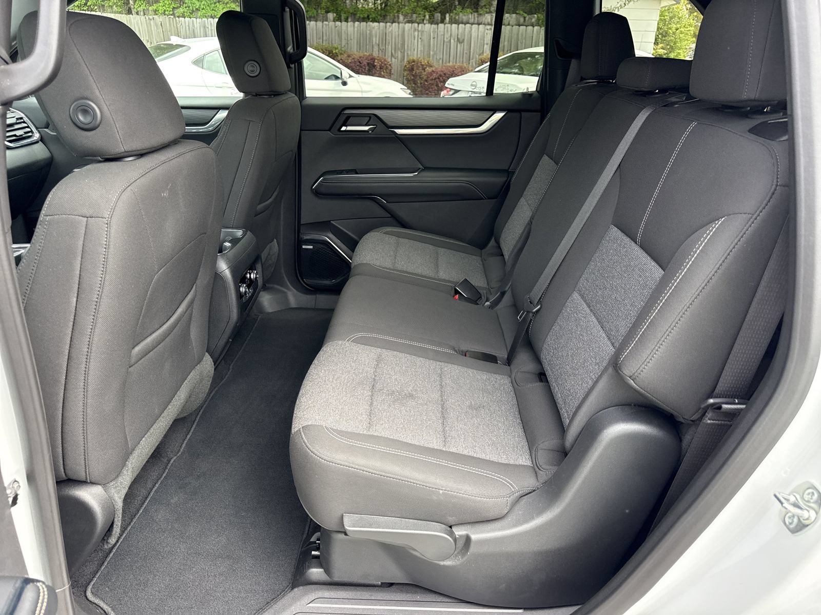 Used 2025 GMC Acadia Elevation FWD image 10