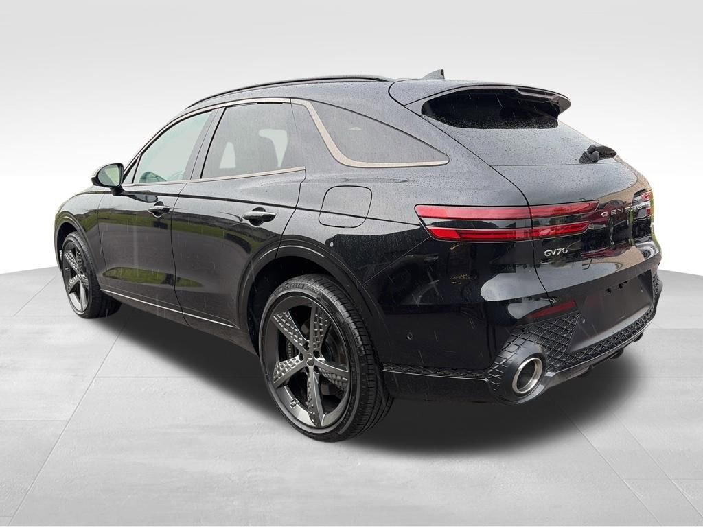 Used 2024 Genesis GV70 3.5T Sport w/ Sport Prestige Package AWD/4WD image 15