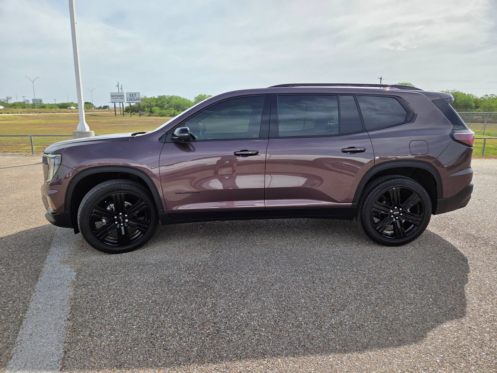 Used 2026 GMC Acadia Elevation w/ Black Edition FWD image 4