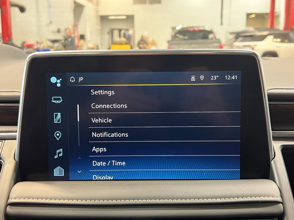 Used 2024 Chevrolet Tahoe Premier w/ Premium Package image 26