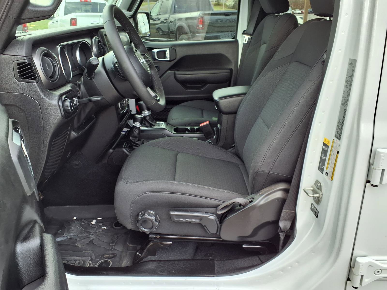 Used 2023 Jeep Gladiator Sport image 14