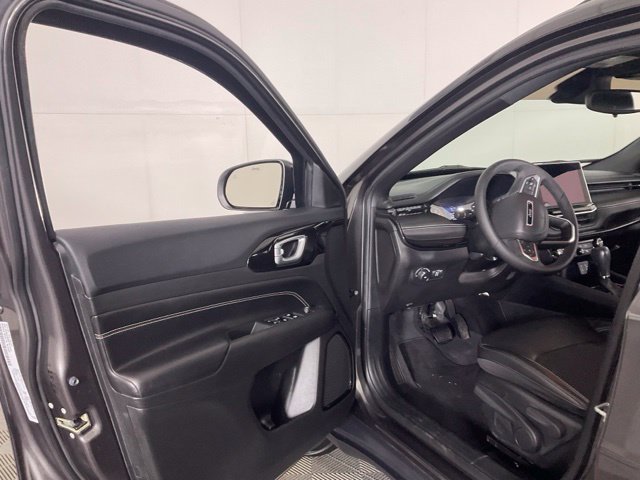 Used 2023 Jeep Compass Latitude AWD/4WD image 24