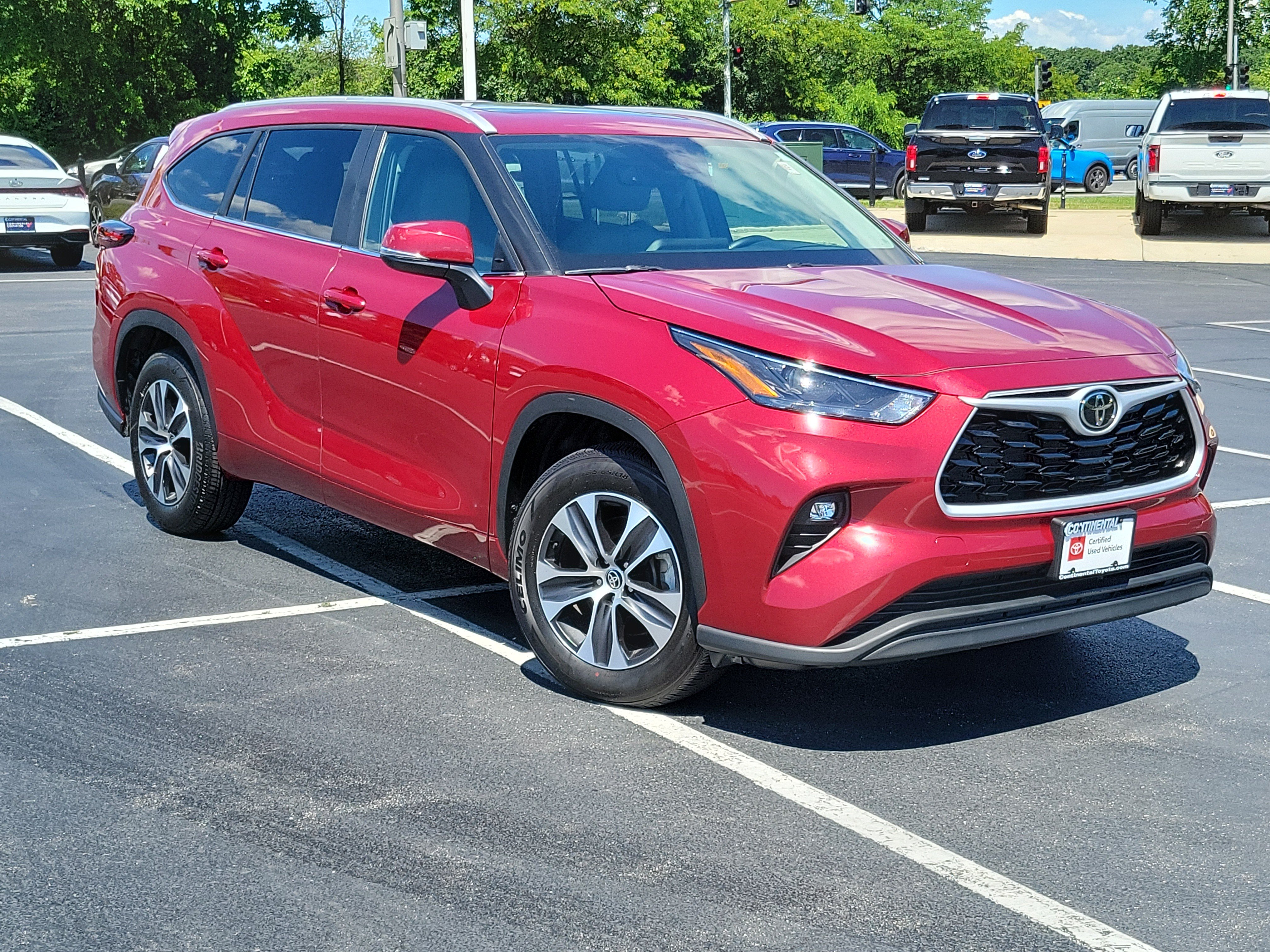 Certified 2025 Toyota Highlander XLE FWD image 31