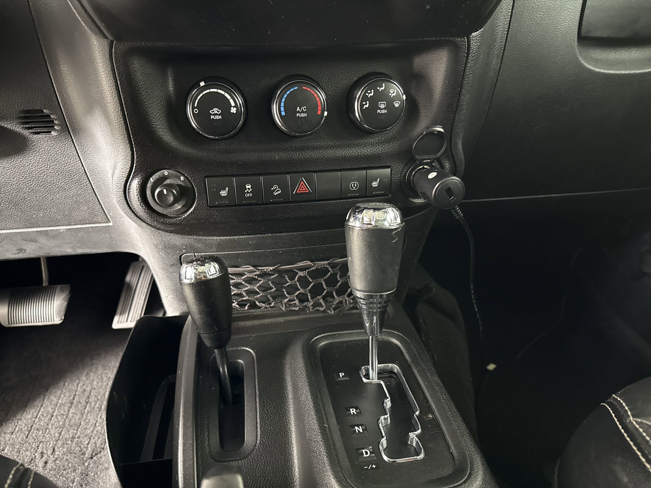 Used 2017 Jeep Wrangler Unlimited Sahara w/ Quick Order Package 24E Chief AWD/4WD image 14