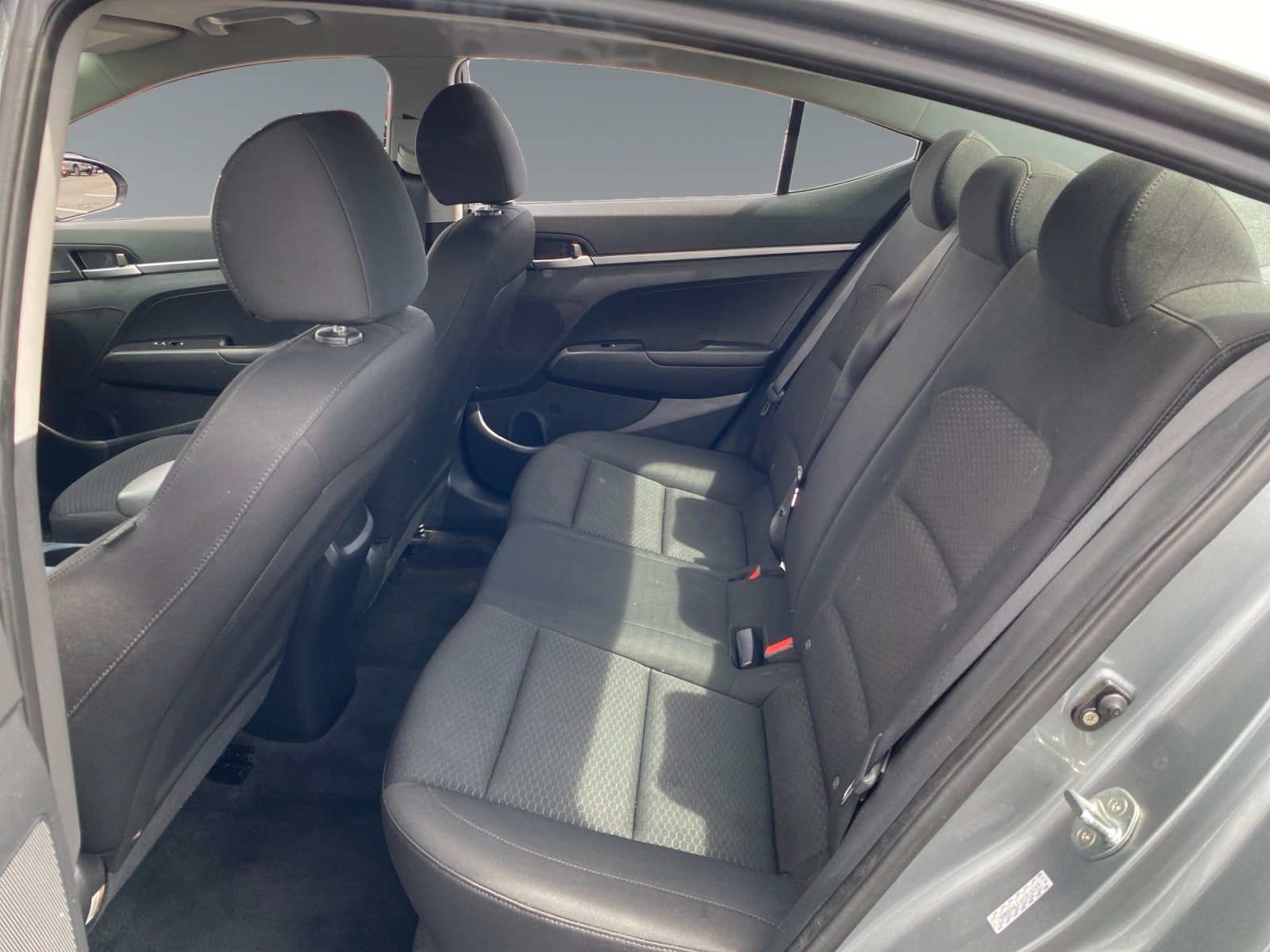Used 2019 Hyundai Elantra SE w/ Cargo Package FWD image 13