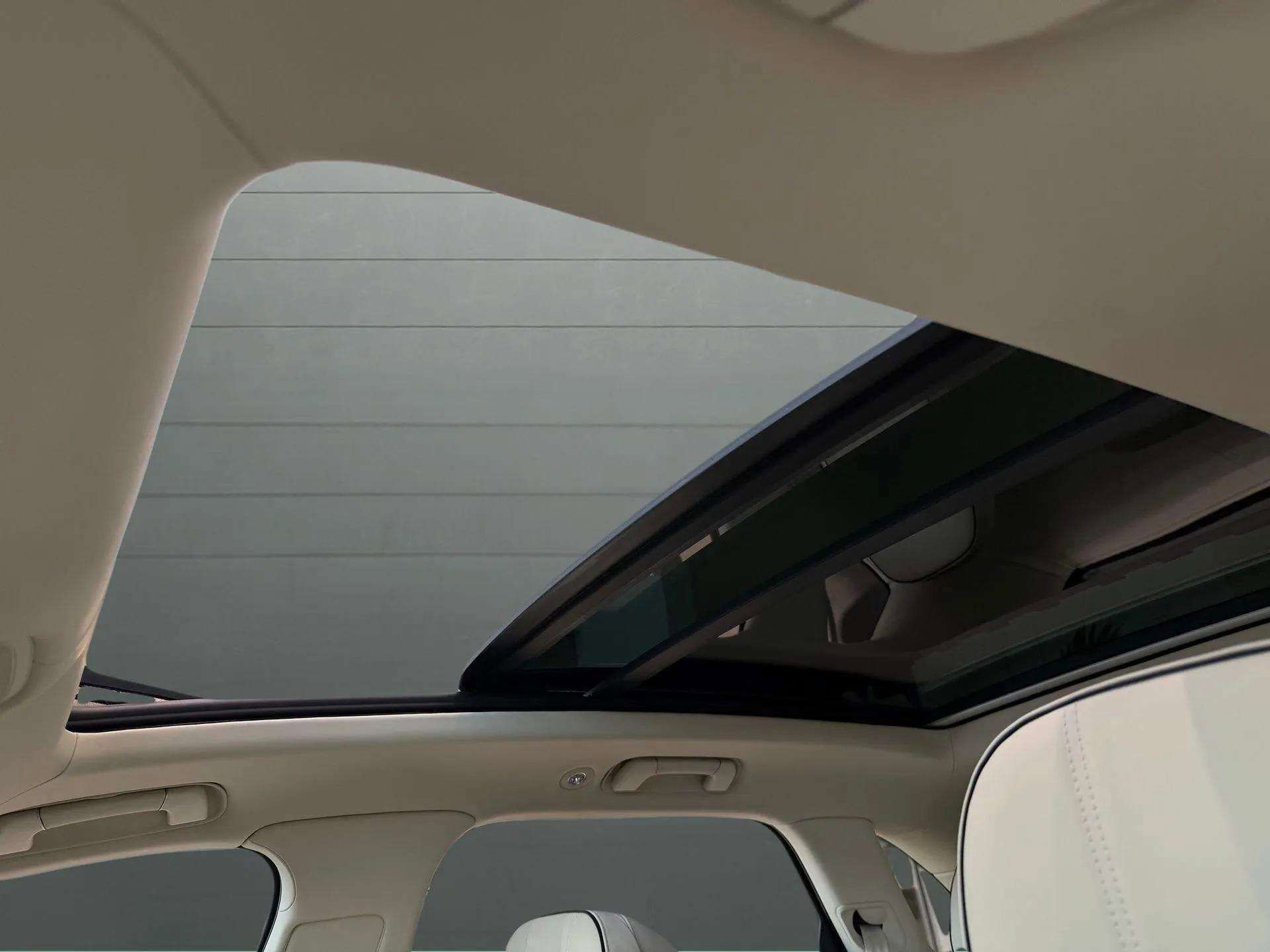 New 2025 Bentley Bentayga image 18