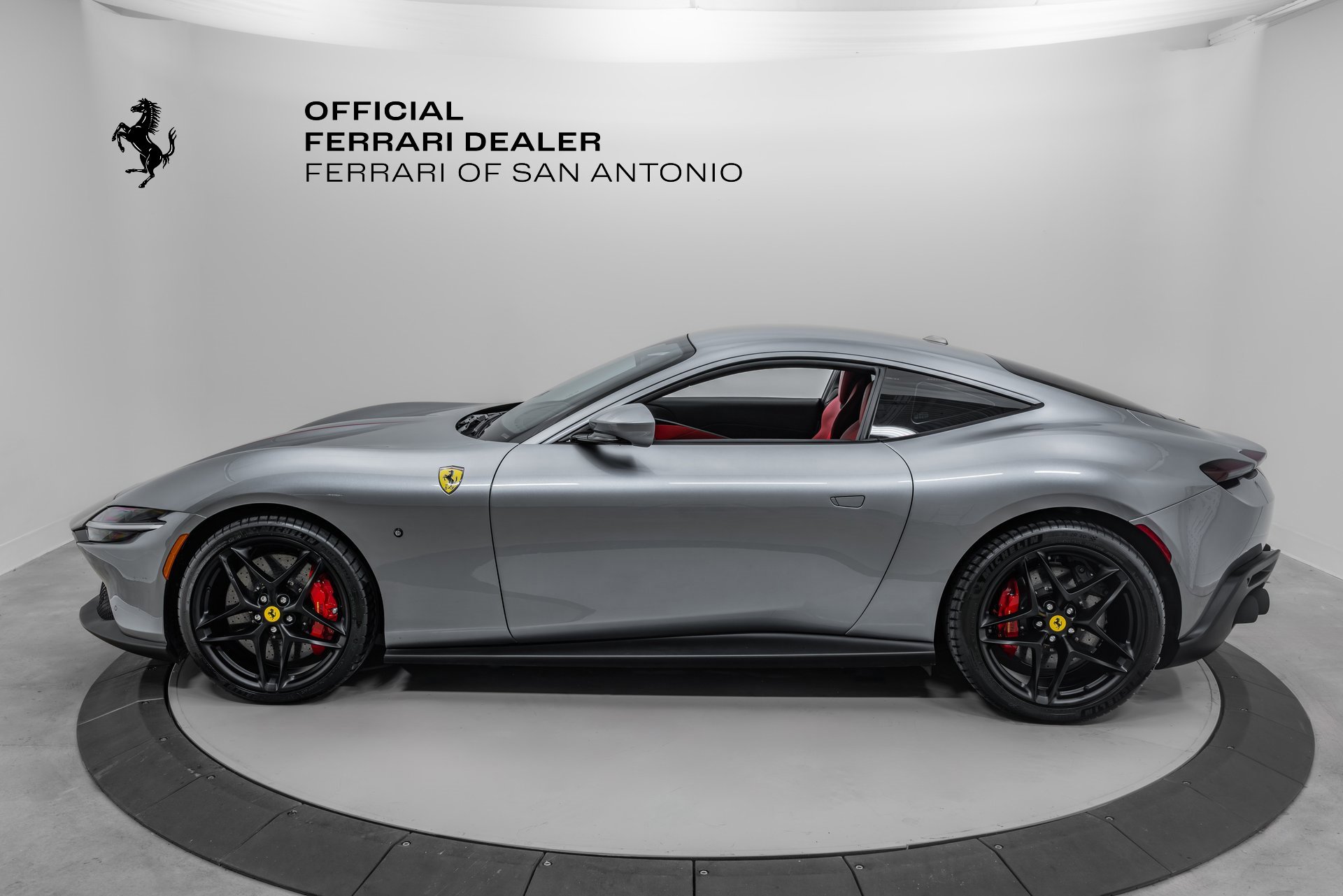 Certified 2024 Ferrari Roma Base image 3