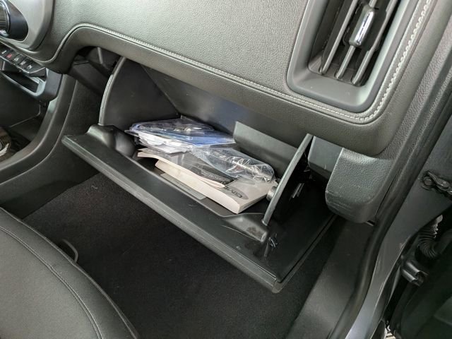 Used 2020 GMC Canyon SLE w/ Driver Alert Package image 29