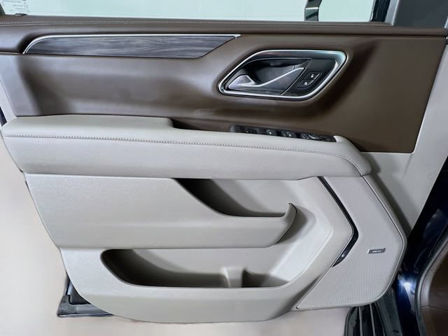 Used 2023 GMC Yukon XL SLT w/ SLT Premium Package AWD/4WD image 34