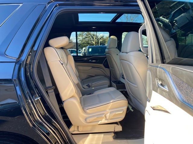 Used 2022 Cadillac Escalade Premium Luxury image 30