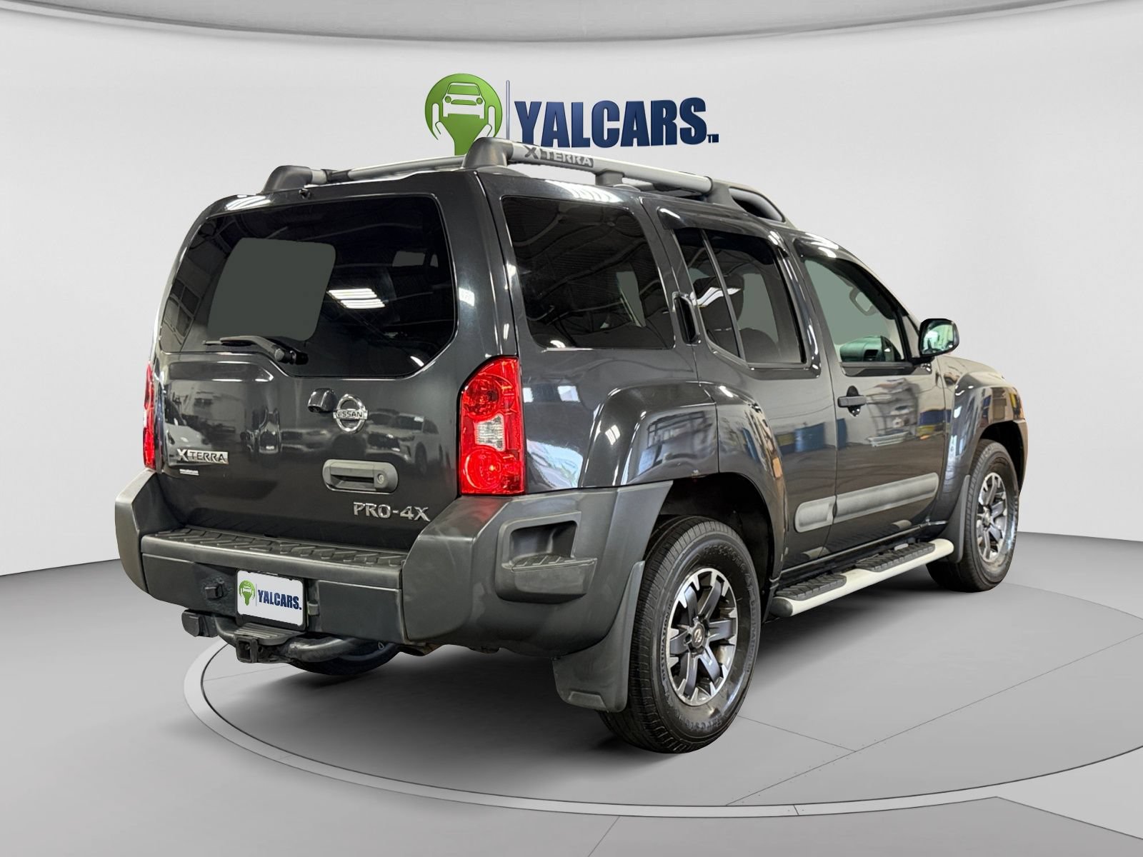 Used 2015 Nissan Xterra PRO-4X w/ Pro-4x Leather Package AWD/4WD image 5